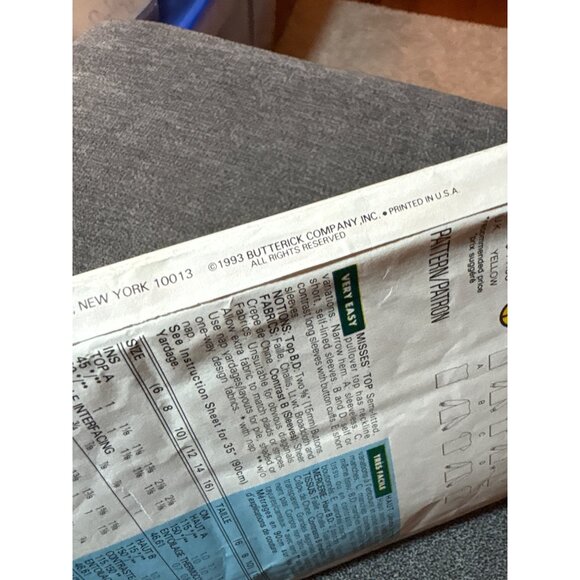 Butterick Classics 6598 Misses Semi-Fitted Blouse Sewing Pattern Size 12-14-16 U - Picture 4 of 5